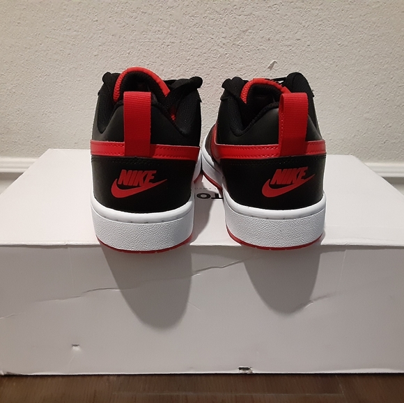 Nike - Picture 5 of 5